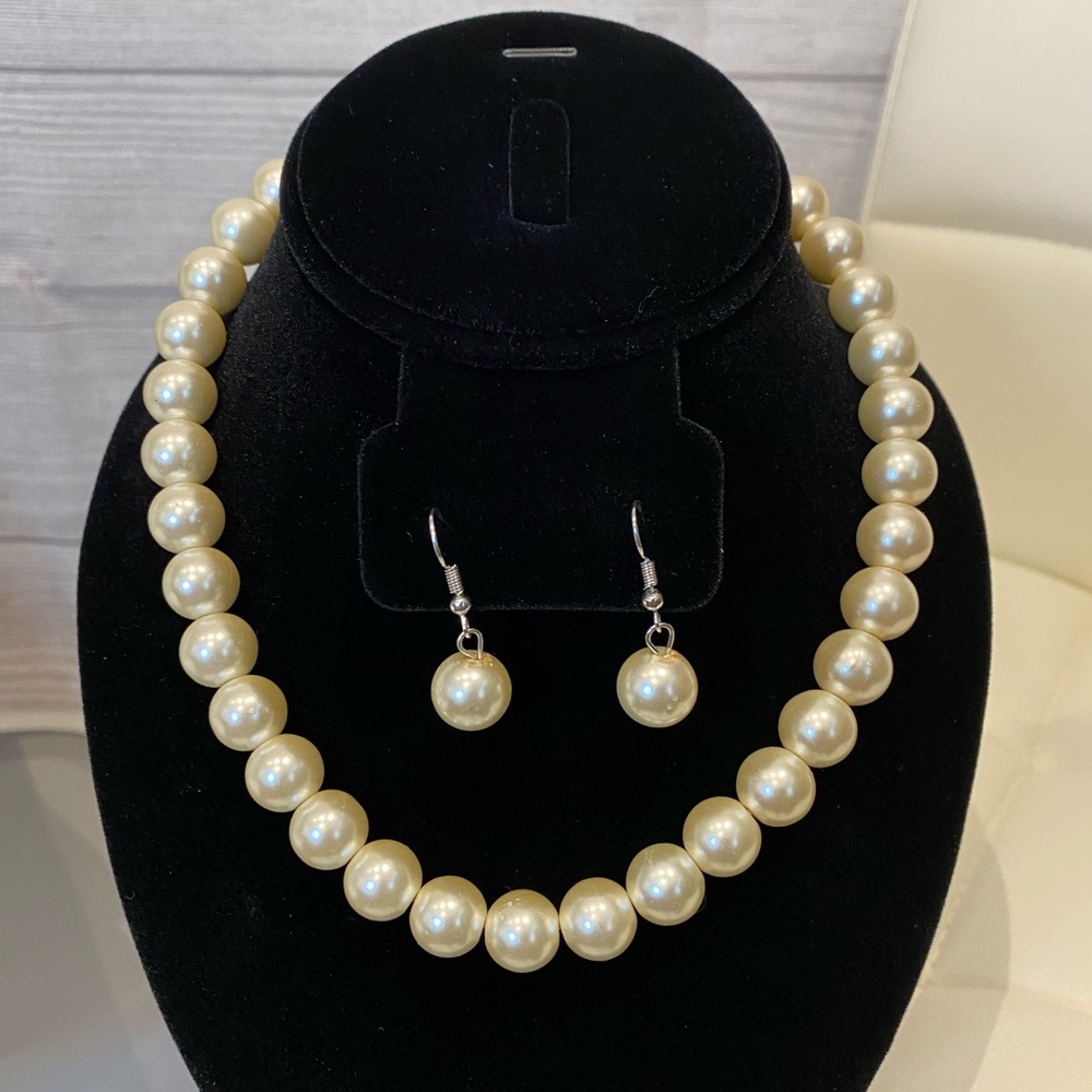 Necklace set